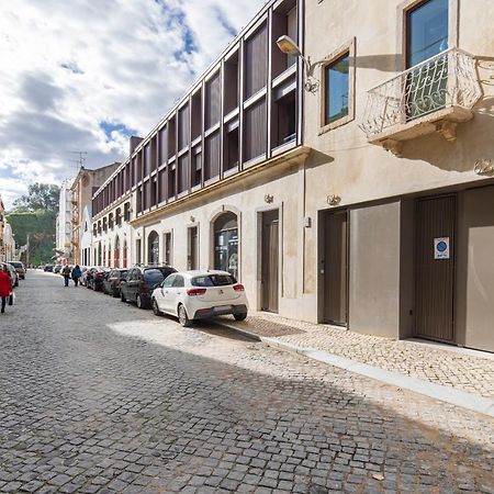 Deluxe 2Bdr Apartment W/ Patio By Lovelystay Lisboa المظهر الخارجي الصورة