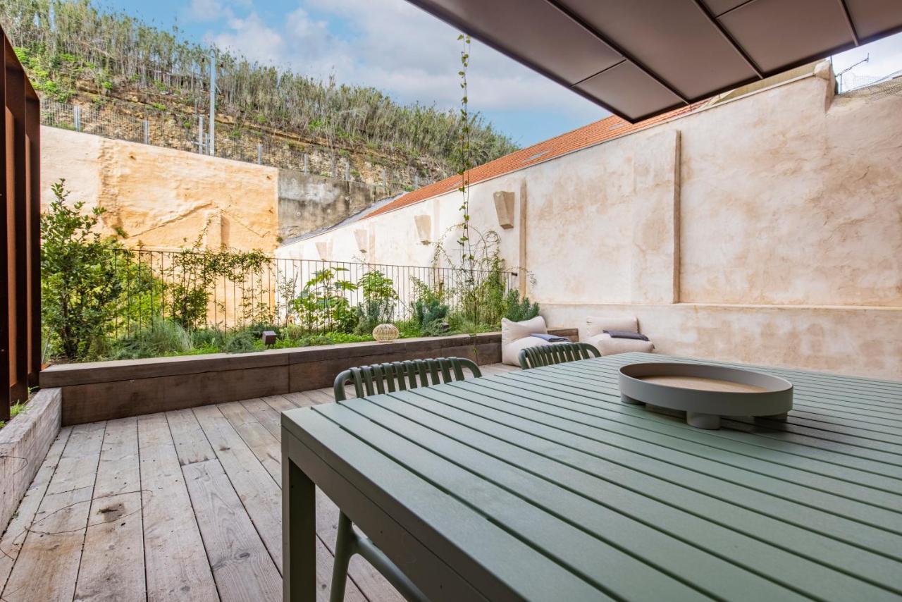 Deluxe 2Bdr Apartment W/ Patio By Lovelystay Lisboa المظهر الخارجي الصورة