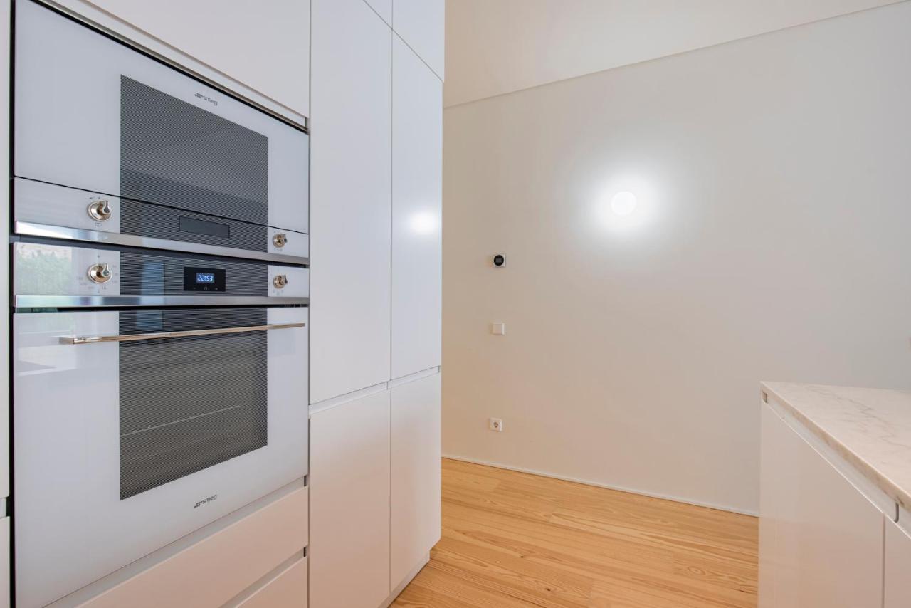 Deluxe 2Bdr Apartment W/ Patio By Lovelystay Lisboa المظهر الخارجي الصورة