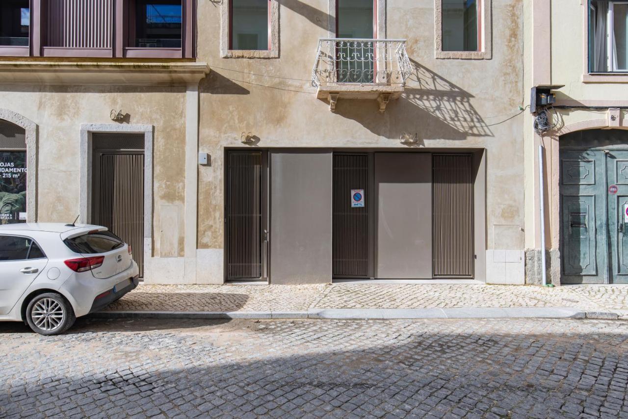 Deluxe 2Bdr Apartment W/ Patio By Lovelystay Lisboa المظهر الخارجي الصورة
