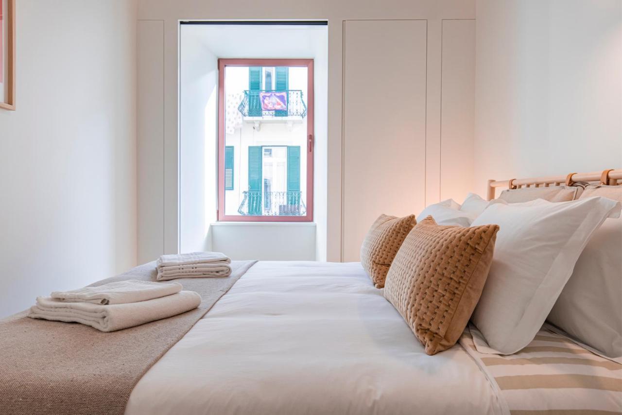 Deluxe 2Bdr Apartment W/ Patio By Lovelystay Lisboa المظهر الخارجي الصورة